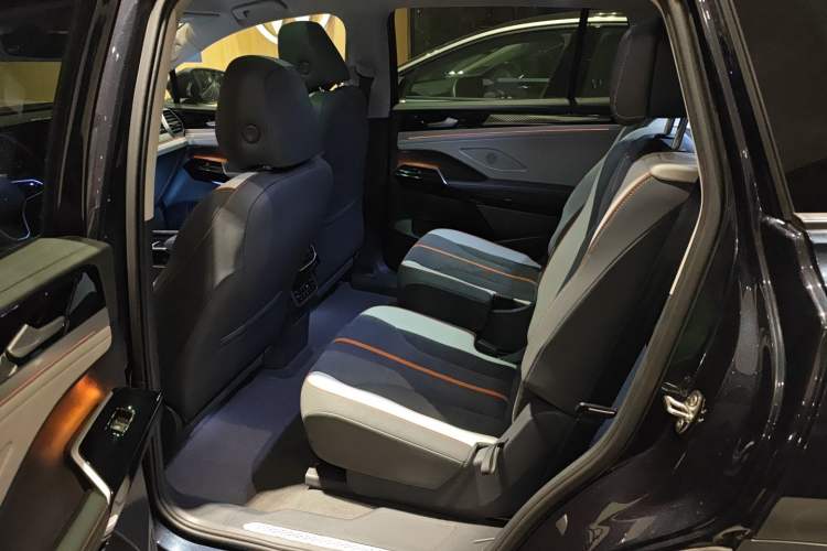 Used Volkswagen ID.6 CROZZ 2022 Long-Range PRO Edition Interior 4