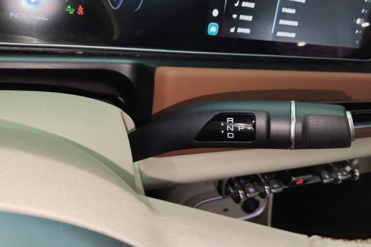 Used ORA Good Cat 2023 401 km Standard Range Premium Version Lithium Iron Phosphate