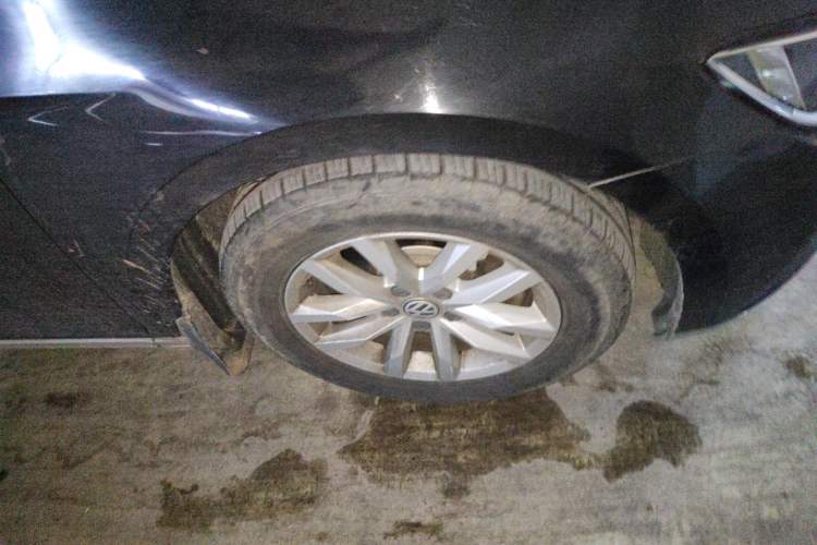 Used Volkswagen Magotan 2018 280TSI DSG Comfort Model Right Front Wheel Hub