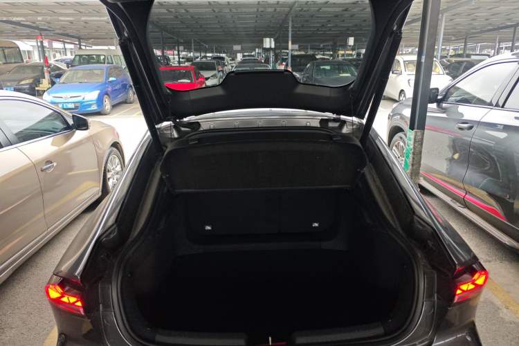 Used Changan UNI-V 2024 1.5T Prestige Sport Edition
