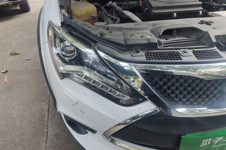 Used BYD Tang New Energy 2015 2.0T Four-Wheel-Drive Flagship Model