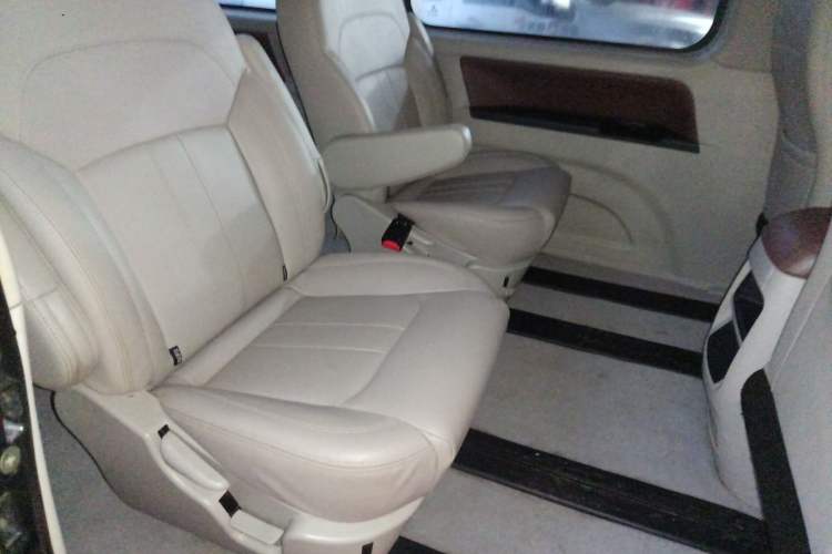 Used FORTHING Lingzhi 2020 M5L 1.6L Luxury 7-Seater
