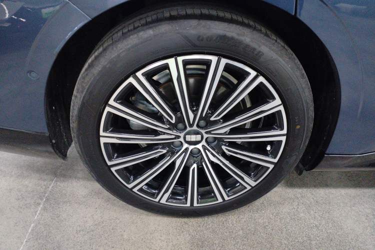 Used Geely Galaxy 8 2025 130km EM-P Starship Edition Right Rear Wheel Hub