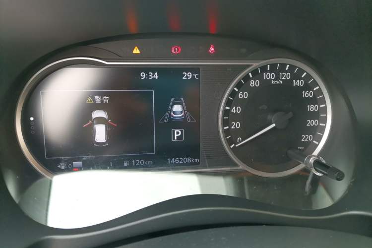 Used Nissan Kicks 2018 1.5L CVT Smart Connect Deluxe Edition Instrument Cluster
