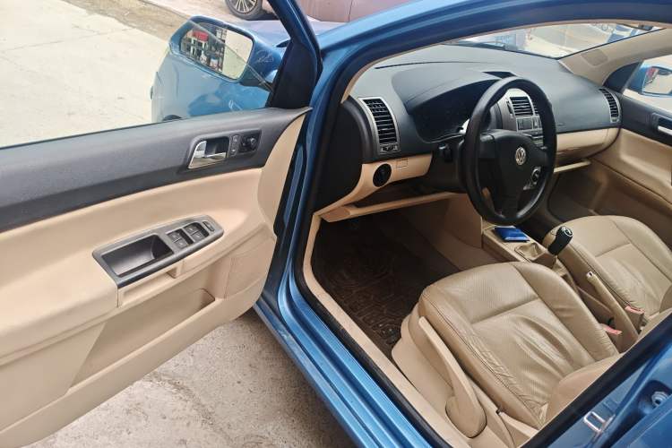 Used Volkswagen Polo 2009 Kica 1.6L Manual Fashion Edition
