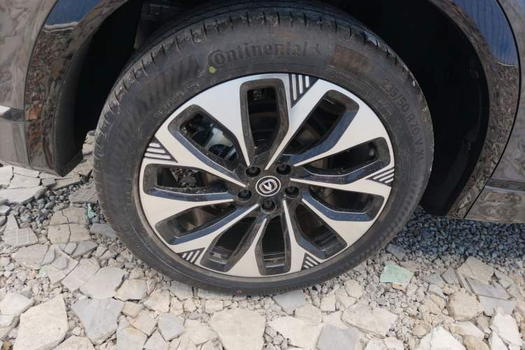 Used CHANGAN CS75 PLUS 2025 4th Generation UItra 2.0T New Blue Whale – Smart & Powerful Version