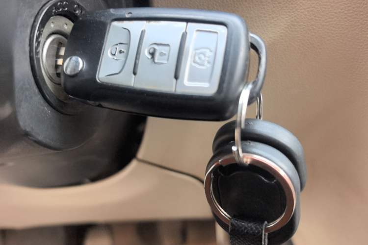 Used Dongfeng Fengon 330 2016 1.5L Manual Enjoyment Model DK15