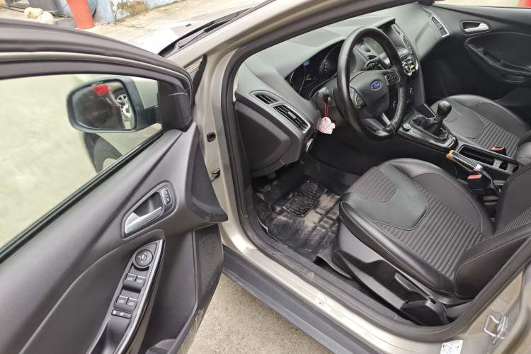 Used Ford Focus 2017 Sedan 1.6L Manual Fashion Edition Smart Drive Version