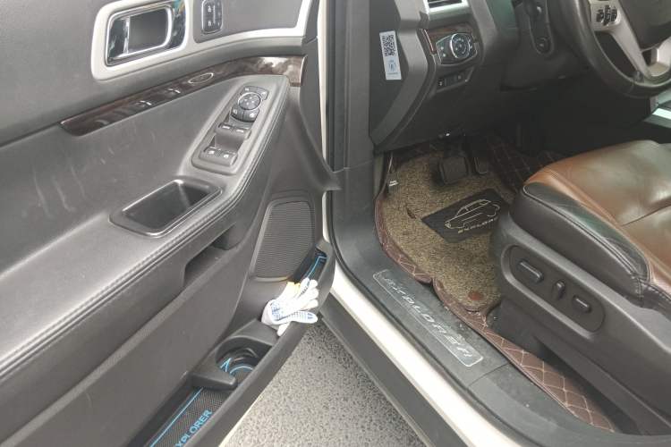 Used Ford Explorer 2013 3.5L Deluxe Model