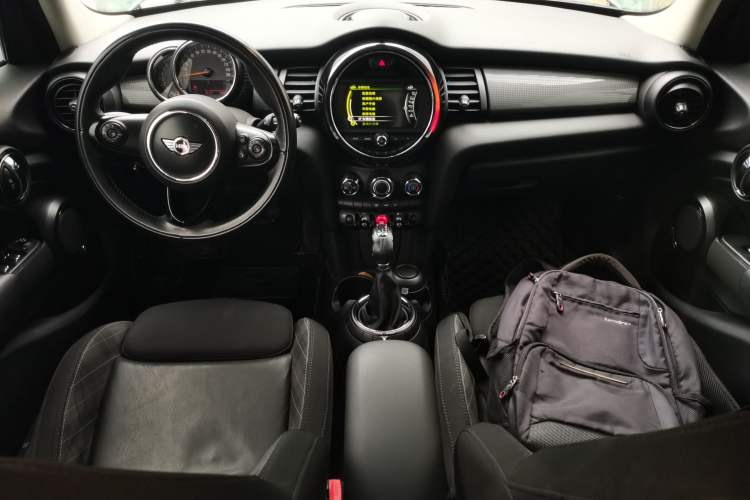 Used MINI 2015 1.5T COOPER Fun Five-Door Edition Center Console