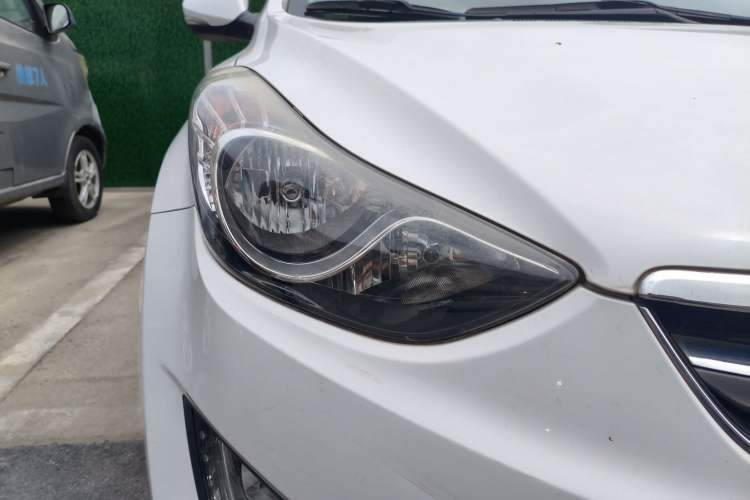 Used Hyundai Elantra (5th Generation / Langdong) 2015 1.6L Automatic Leading Model Right Front Headlight