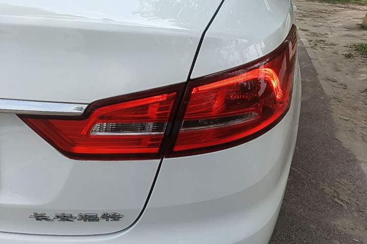 Used Ford Escort 2019 Facelifted 1.5L Automatic ZhiXiang Version (Tire Pressure Monitoring) China V Standard