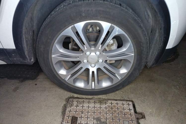 Used Lynk & Co 01 2019 2.0T Two-Wheel-Drive Pro Version China VI Standard Right Front Wheel Hub