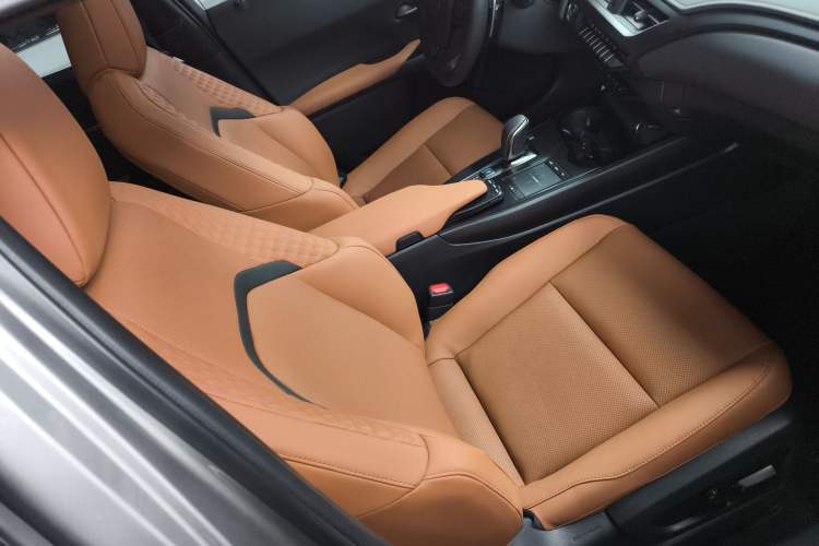 Used Lexus UX New Energy 2020 300e Pure·Joy Edition Right Front Seat