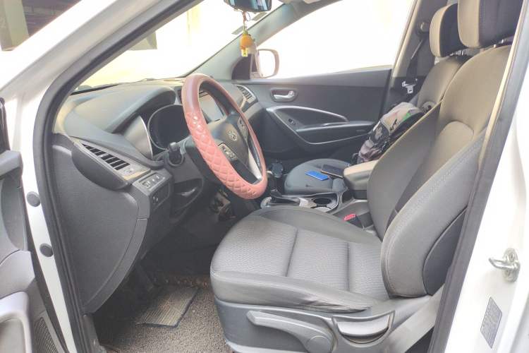 Used Hyundai Santa Fe 2013 2.4L Automatic 2WD Comfort Edition