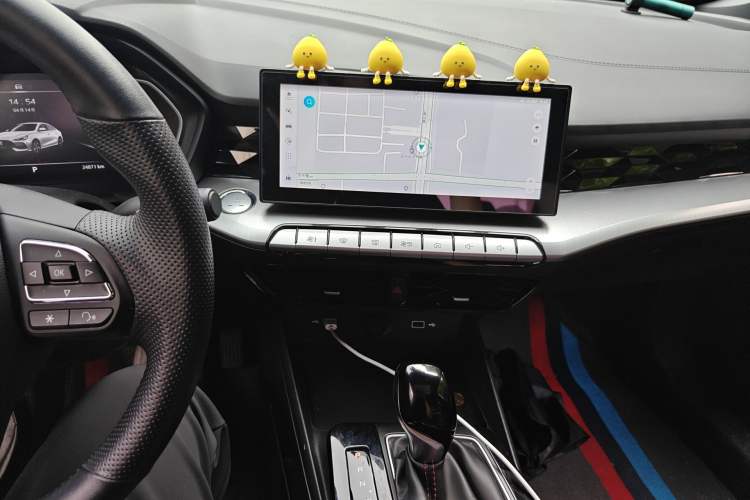 Used MG 5 2022 180 DVVT CVT Youth Luxury Edition Audio And AC Panel