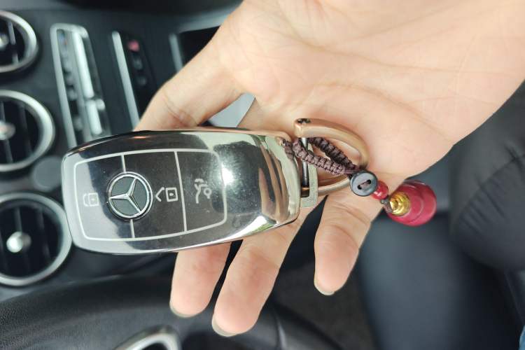 Used Mercedes-Benz C-Class 2019 Restyled C 260 L Sport Edition Vehicle Key