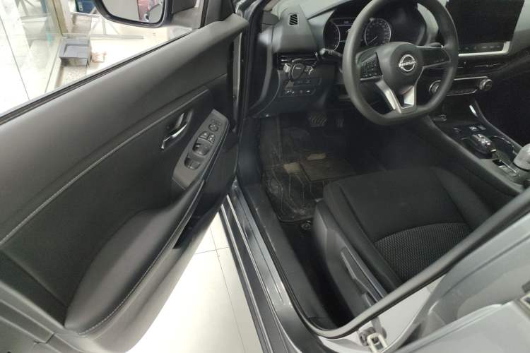 Used Nissan Sylphy 2022 All-Electric e-POWER Version with Large Display
