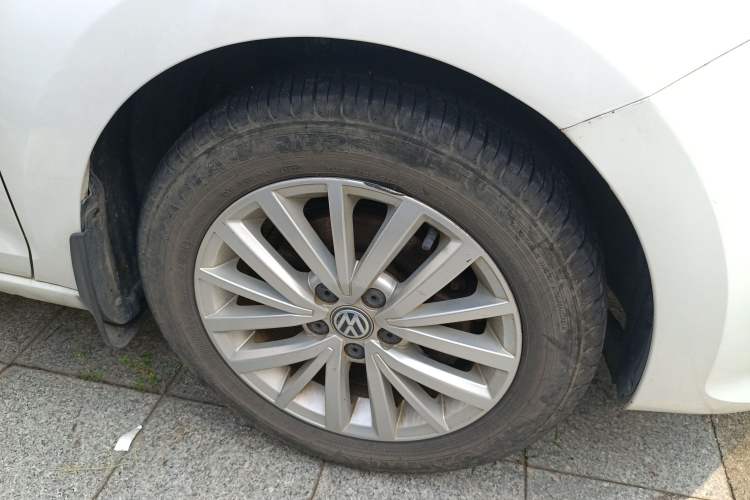 Used Volkswagen Santana 2017 Haval H9 1.6L Automatic Comfort Edition Right Front Wheel Hub