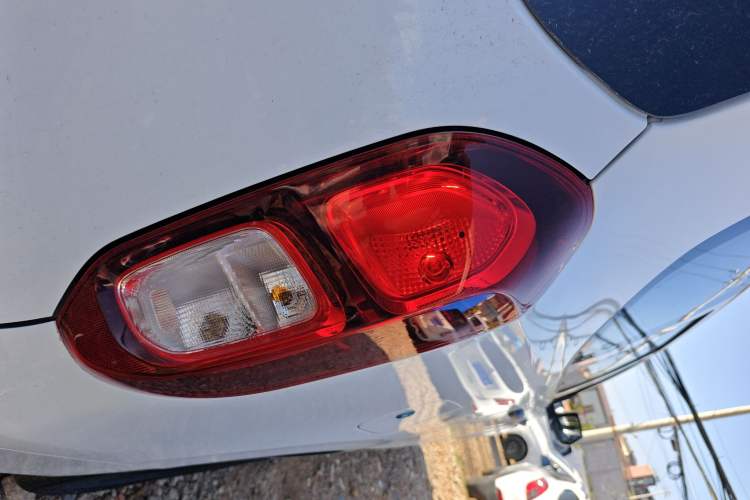 Used Wuling Hongguang New Energy 2025 Extended-Range Hybrid 50 km Utility Version Right Rear Taillight