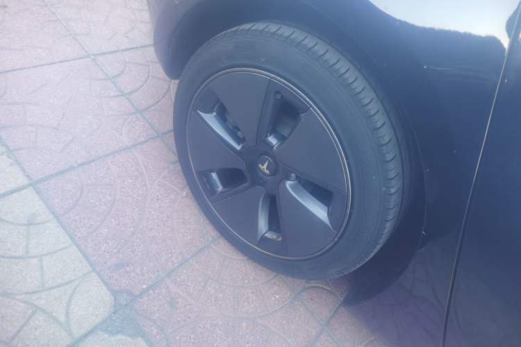 Used Tesla Model 3 2022 Rear-Wheel-Drive Version Right Rear Wheel Hub