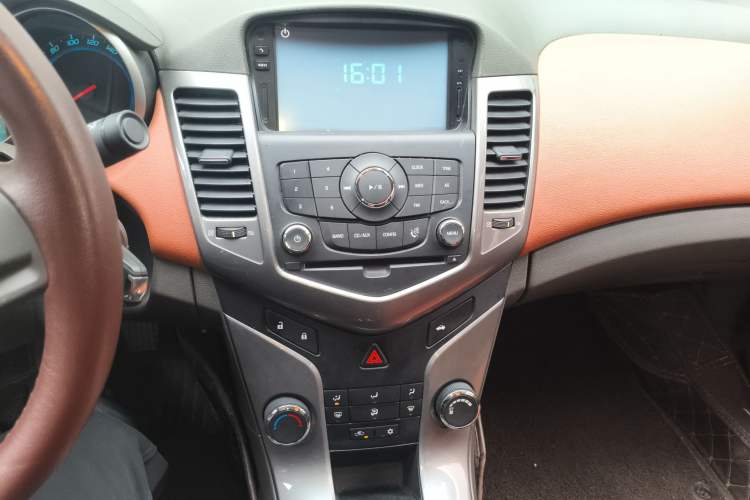 Used Chevrolet Cruze 2015 1.5L Classic SE MT