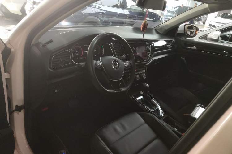 Used Volkswagen T-ROC 2021 Revised Version 280TSI DSG Two-Wheel Drive Comfort & Smart Connectivity Edition
