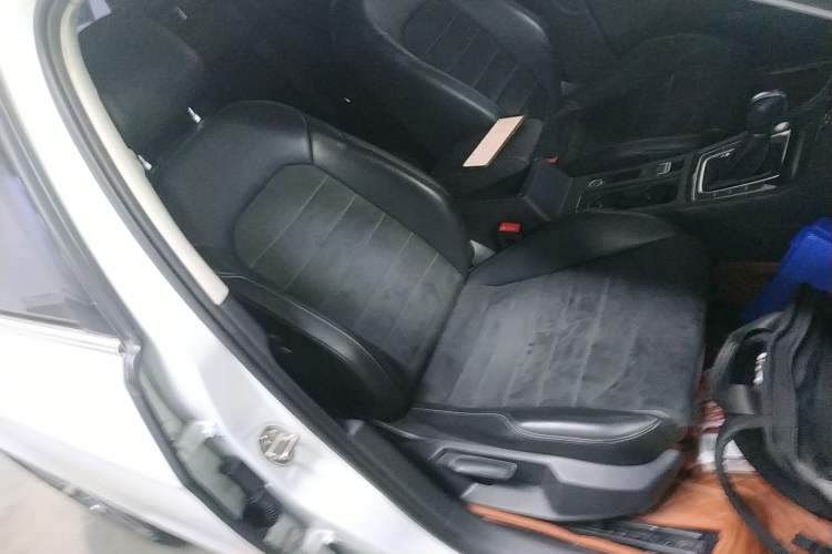 Used Volkswagen Golf 2018 230TSI Automatic Luxury Version