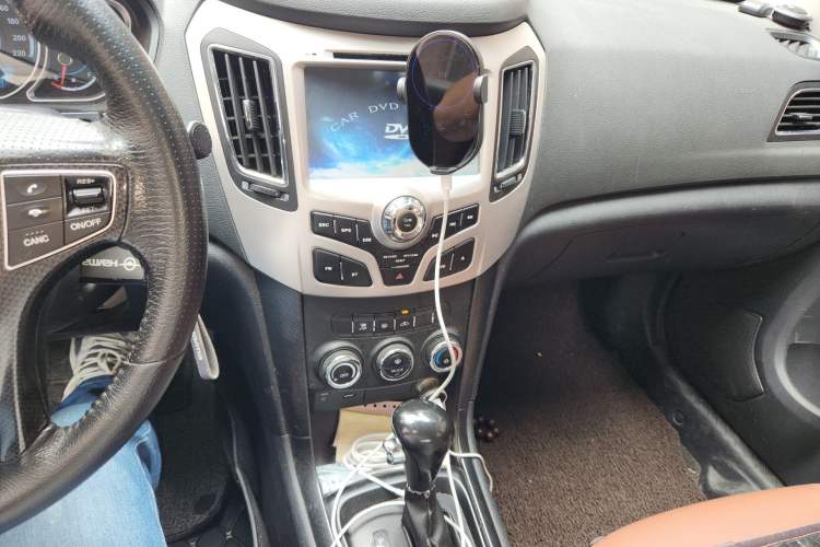 Used Haima S7 2013 2.0L Automatic ZhiShang Version
