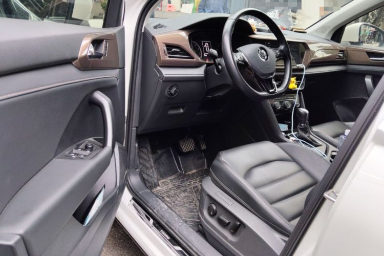 Used Volkswagen Tharu 2020 280TSI Two-Wheel Drive Luxury Plus Version China VI Standard Driver Seat