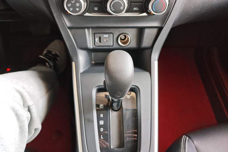 Used Nissan Sylphy 2021 Classic 1.6XE CVT Comfort Edition Gear Lever