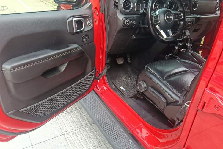 Used Jeep Wrangler 2018 2.0T Sahara Four-Door Edition Driver Seat