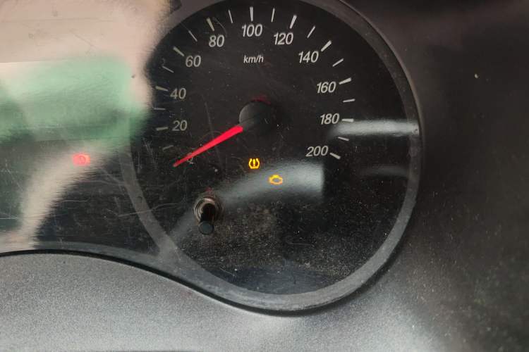 Used Wuling Hongguang PLUS 2019 1.5T Manual Wealthy Version 2 Seats Odometer Close Up