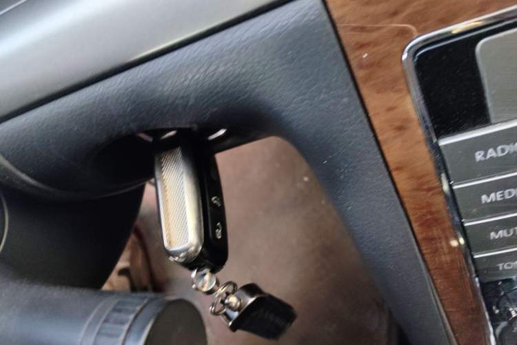 Used Volkswagen Phaeton 2012 3.6L Deluxe Custom Edition