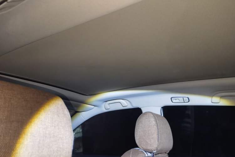 Used BYD Tang New Energy 2015 2.0T Four-Wheel-Drive Flagship Model Headliner