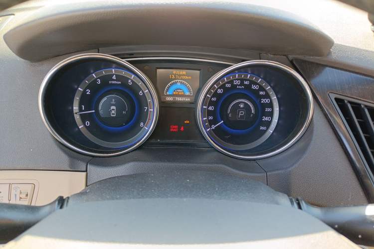 Used Hyundai Sonata 2011 2.0L Automatic Luxury Edition
