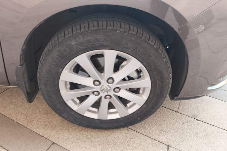 Used Buick GL8 2017 25S Luxury Version China V Standard Right Front Wheel Hub