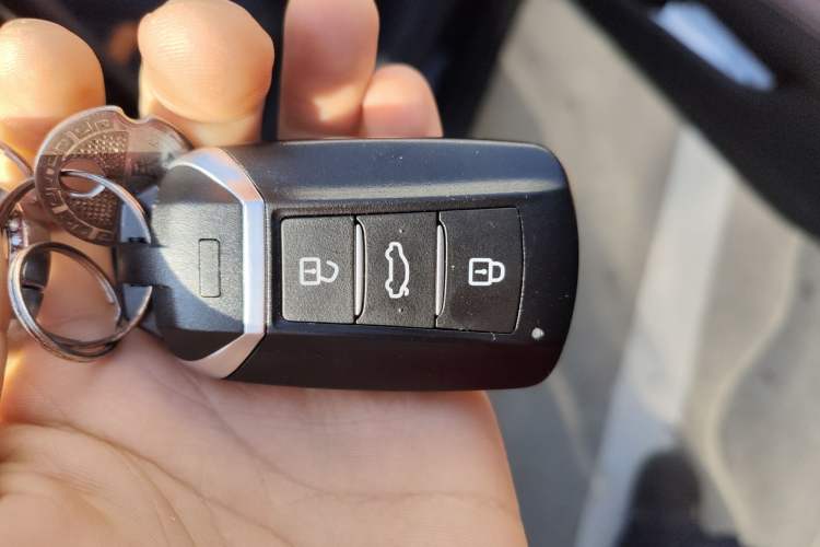 Used Dongfeng Aeolus Yixuan 2023 Mach Edition 1.5L Automatic Chasing Wind Version Interior 1