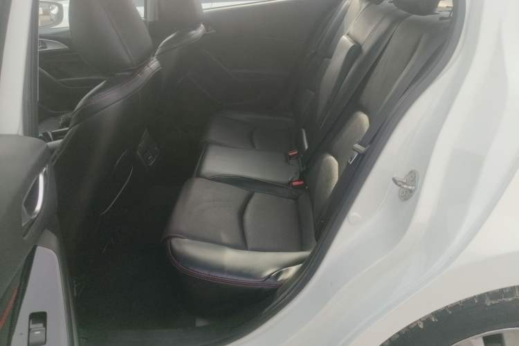 Used Mazda 3 Axela 2017 Sedan 1.5L Automatic Luxury Model Emission Standard China V Left Rear Seat