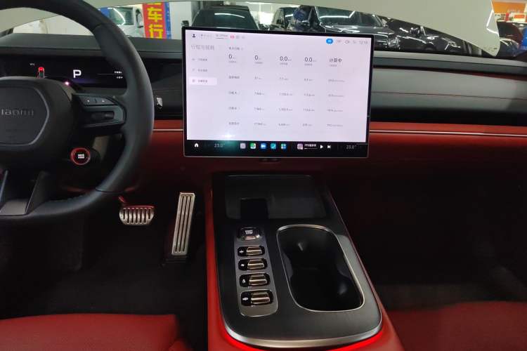 Used Xiaomi Auto SU7 2024 Four-Wheel Drive Ultra-Long Range Advanced Intelligent Driving Max Edition
