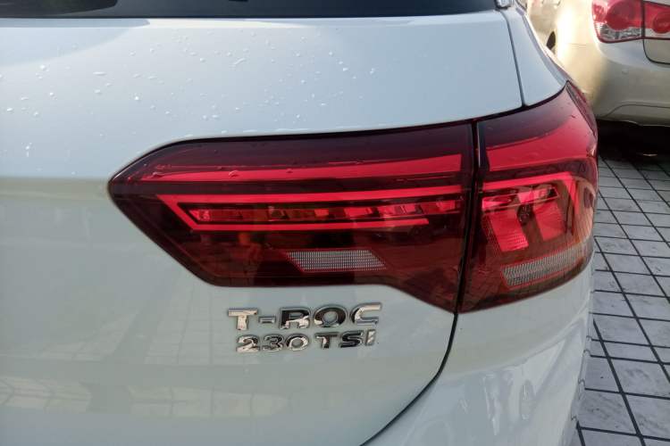 Used Volkswagen T-ROC 2019 230TSI DSG Two-Wheel-Drive Advanced Version China VI Standard
