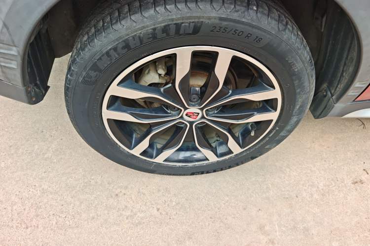 Used Roewe RX5 2016 20T Two-Wheel Drive Automatic Internet Smart Edition Right Rear Wheel Hub