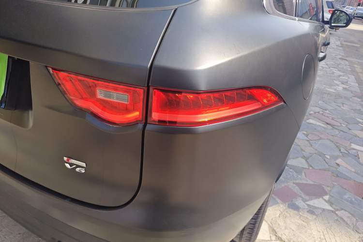 Used Jaguar F-PACE 2016 2.0T Two-Wheel-Drive R-Sport Sport Edition