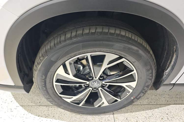 Used BYD Song Pro New Energy 2026 Model DM-i 133KM Progressive Version Left Front Wheel Hub