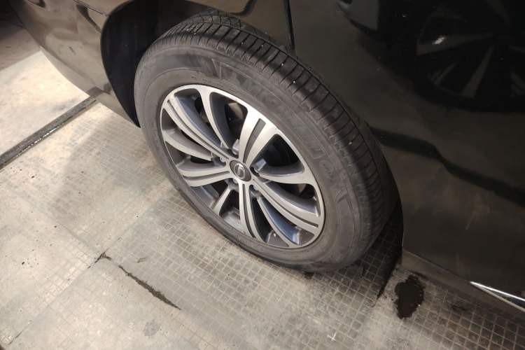 Used GAC Trumpchi M8 2018 320T Flagship Edition Exterior 5