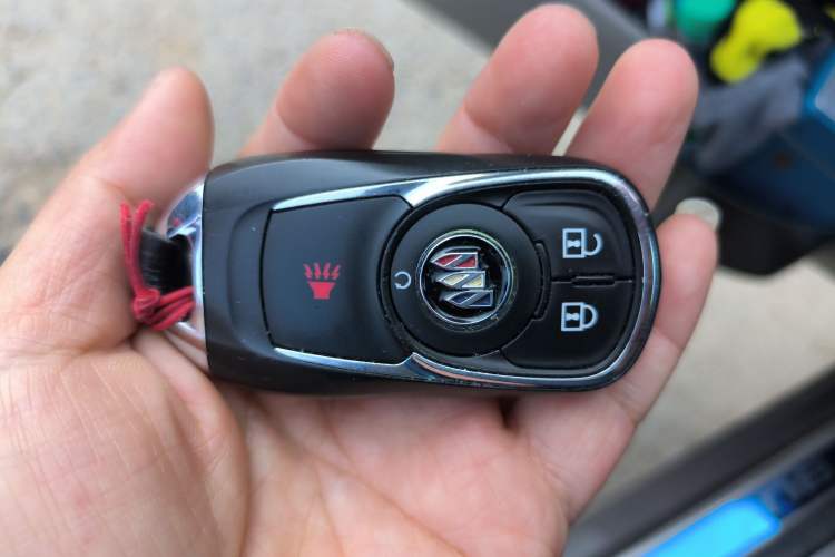 Used Buick GL8 2022 Land Cruiser Executive Class 652T Comfort Model
