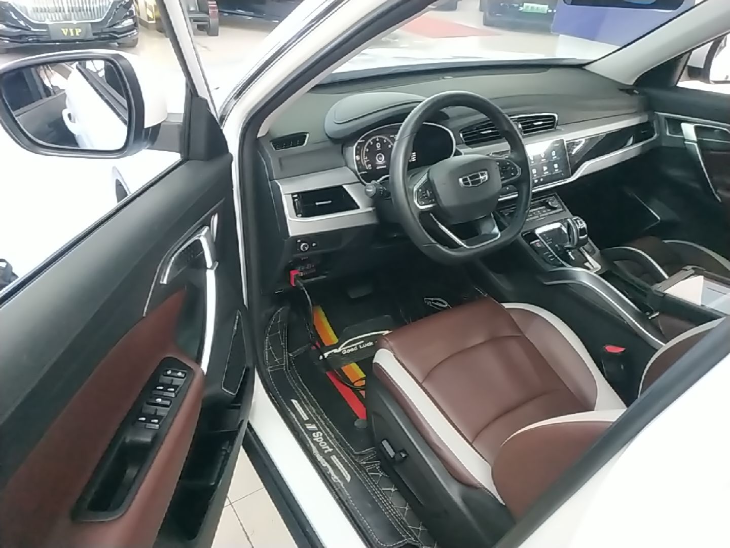 Geely Auto Emgrand X7 Sport 2022 1.8TD DCT Zhiya Trim — снимка 18