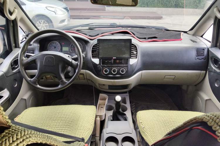 Used FORTHING Lingzhi 2015 V3 1.5L 5-Seater Special Offer Model
