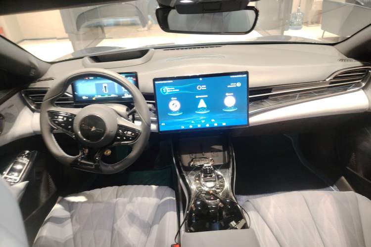 Used BYD Seal 2022 650 km All-Wheel-Drive Performance Version
