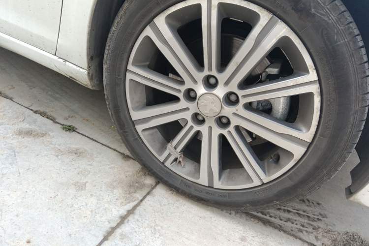 Used Peugeot 408 2016 1.6T Automatic Luxury Edition Right Front Wheel Hub